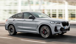 BMW X4 - front tracking